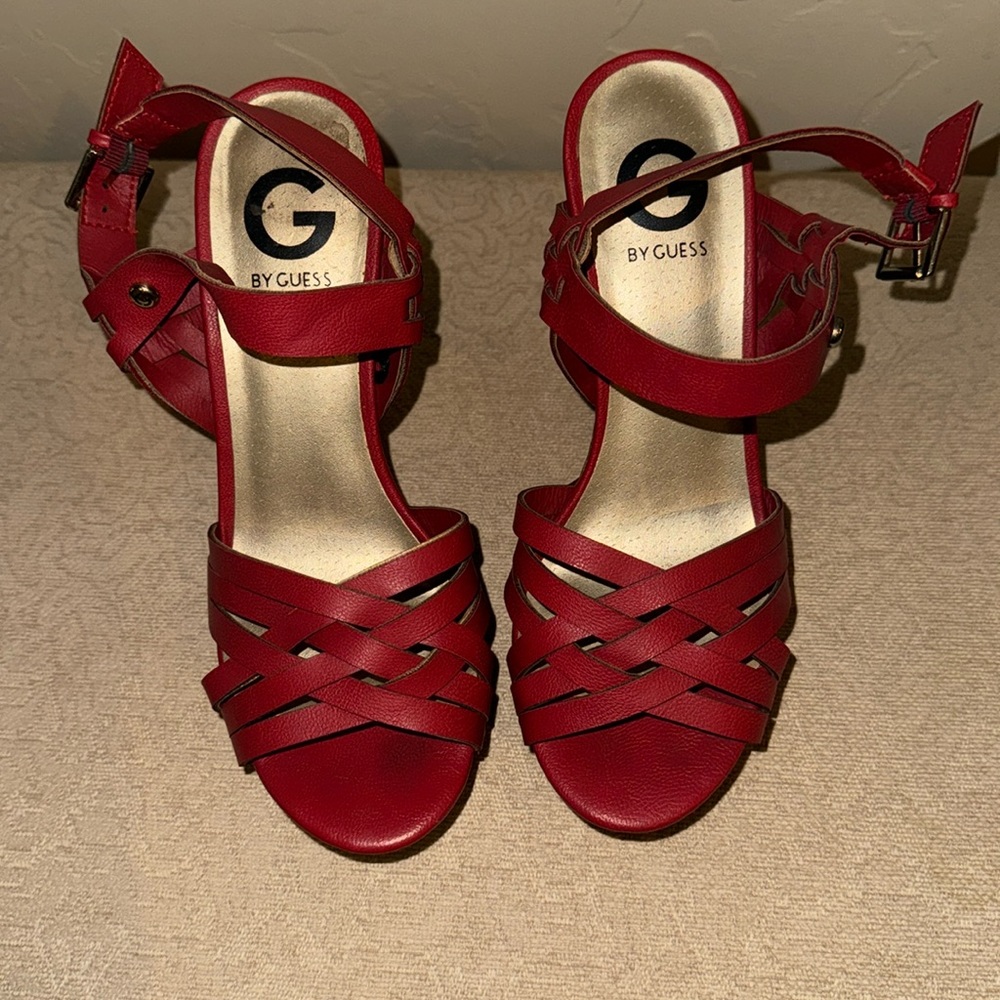 Gorgeous, guess high heels, one of a kind unique style